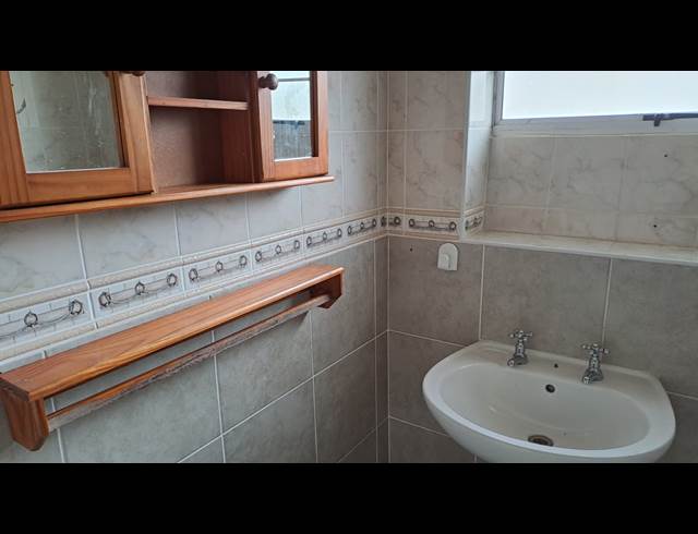 2 bed property to rent in OCEAN VIEW