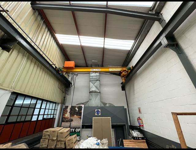 2,070M² WAREHOUSE TO LET IN PAARDEN EILAND