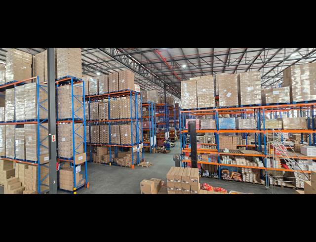 7,649M² WAREHOUSE TO LET IN NORTH RIDING