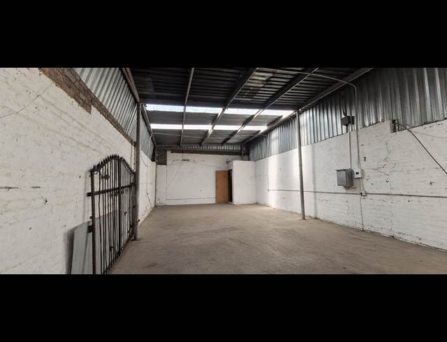400M² WAREHOUSE TO LET IN HURST HILL