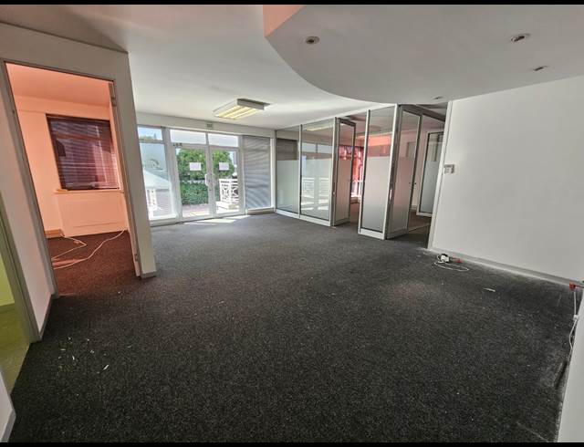 352M² OFFICE TO LET IN CENTURY CITY