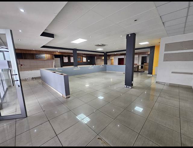 393M² RETAIL TO LET IN EPPING INDUSTRIAL