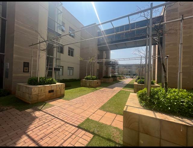 1,013M² OFFICE TO LET IN ILLOVO