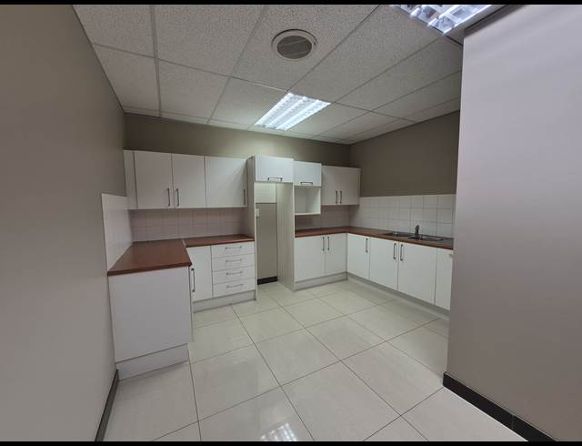 515M² OFFICE TO LET IN SANDTON CENTRAL