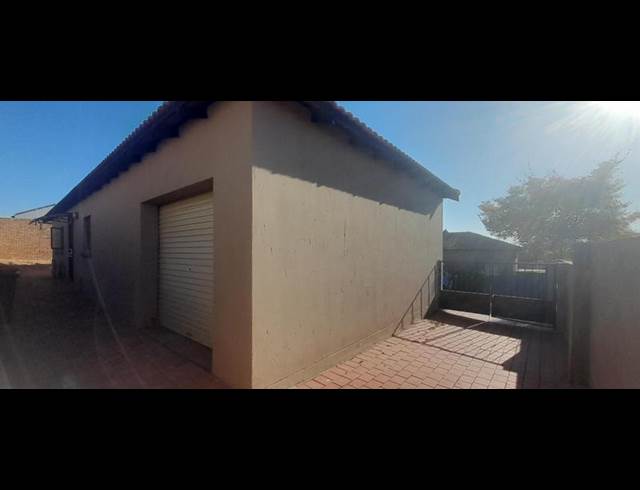 3 BEDROOM PROPERTY TO RENT IN THATCHFIELD