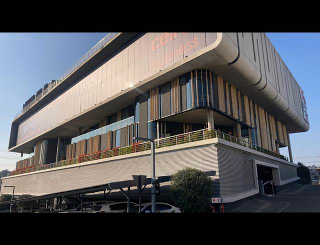 1,310M² OFFICE TO LET IN BIRNAM