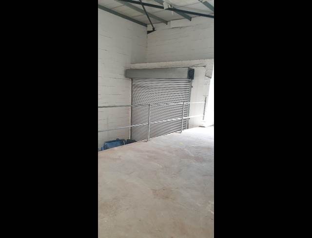 141M² WAREHOUSE TO LET IN PAROW INDUSTRIAL