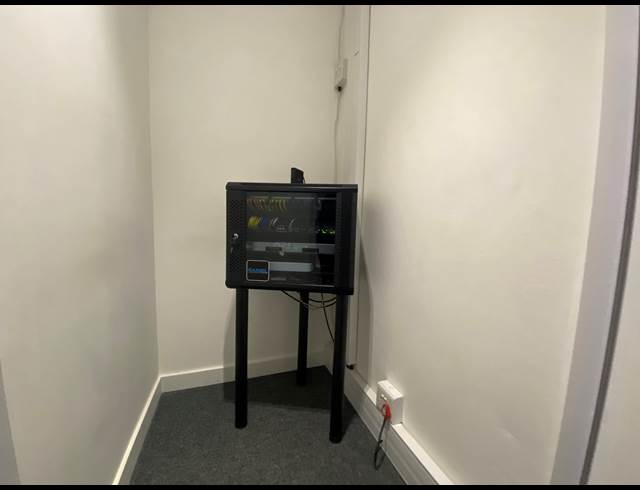 132M² OFFICE TO LET IN BROOKLYN