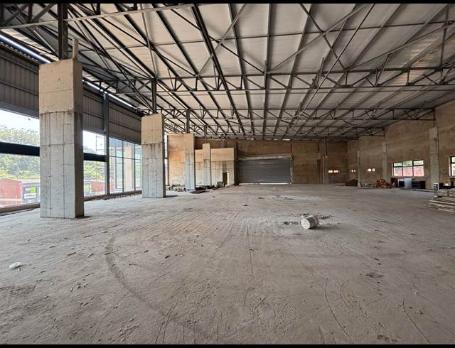 2,000M² WAREHOUSE TO LET IN PARK HILL