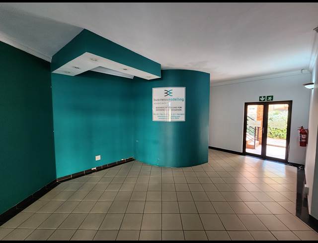 172M² OFFICE TO LET IN NORTH RIDING