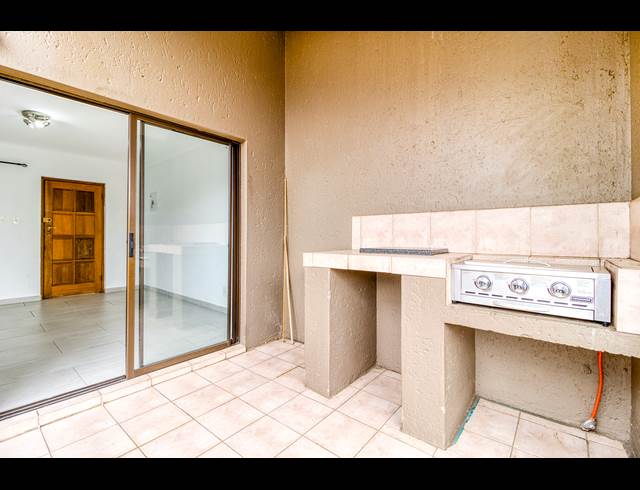 3 BEDROOM APARTMENT RENTED IN FOURWAYS