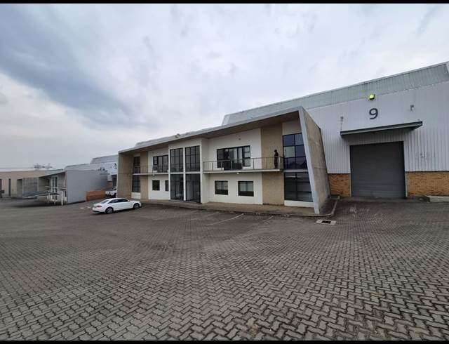 1,166M² WAREHOUSE TO LET IN LINBRO PARK