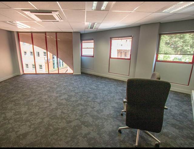 1,509M² OFFICE TO LET IN PARKTOWN