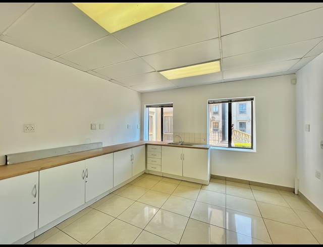 529M² OFFICE TO LET IN BRYANSTON