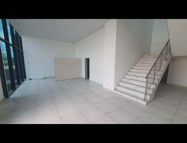 1,300M² WAREHOUSE TO LET IN ORMONDE