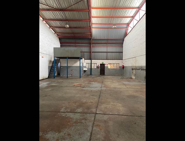 210M² WAREHOUSE TO LET IN SPARTAN