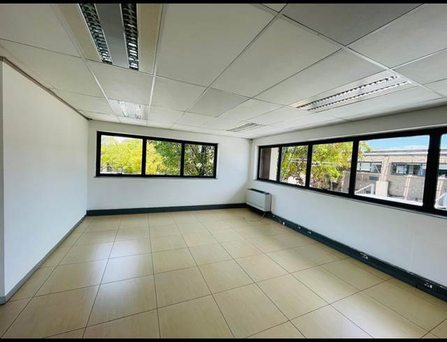 303M² OFFICE TO LET IN RANDJESPARK