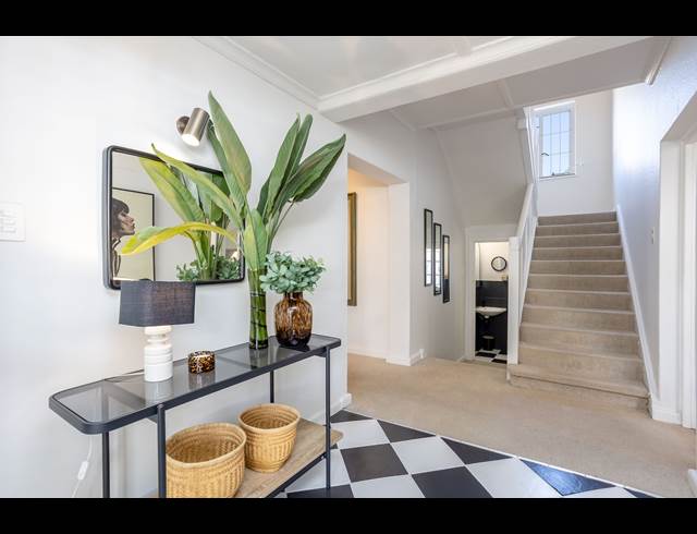 5 BEDROOM FREESTANDING TO LET IN RONDEBOSCH