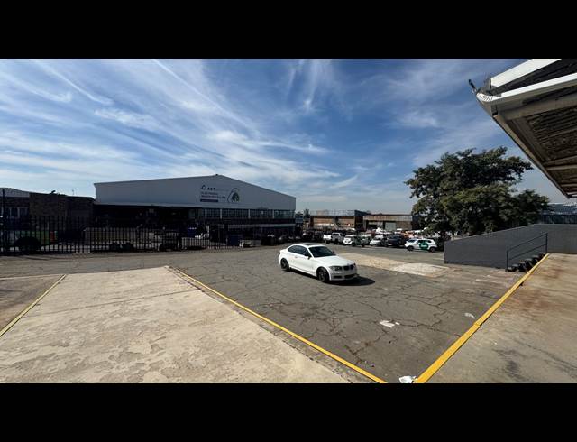 1,615M² WAREHOUSE TO LET IN KEW INDUSTRIAL