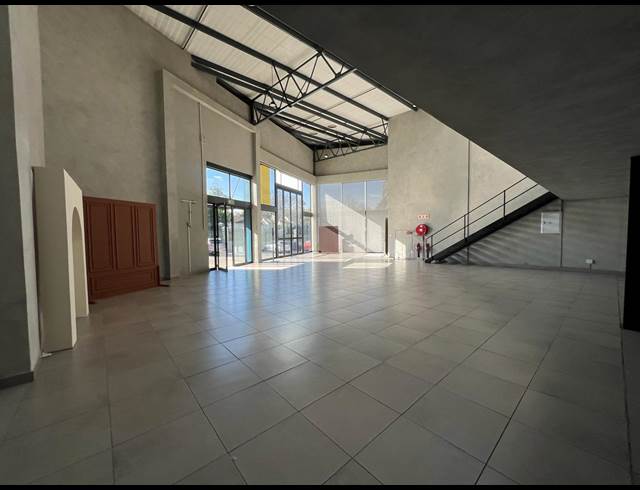 347M² WAREHOUSE TO LET IN OLIVEDALE
