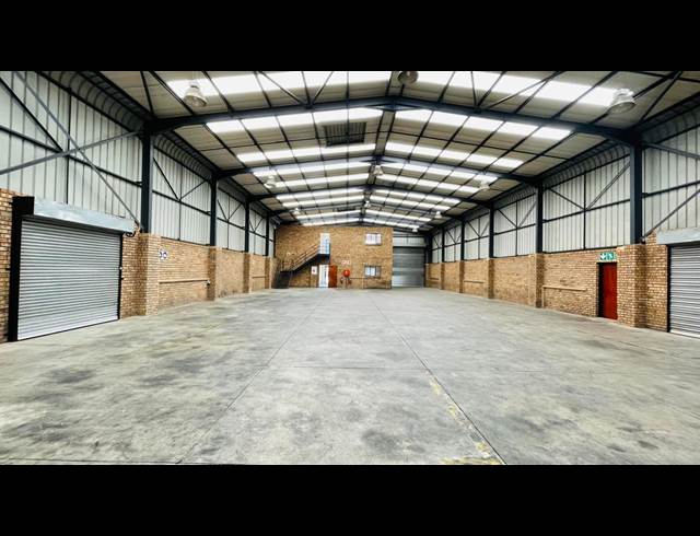 720M² WAREHOUSE TO LET IN RAND LEASE