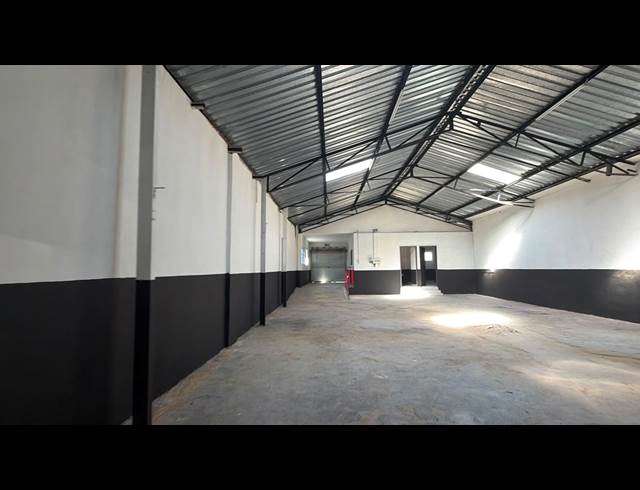 285M² WAREHOUSE TO LET IN SEBENZA