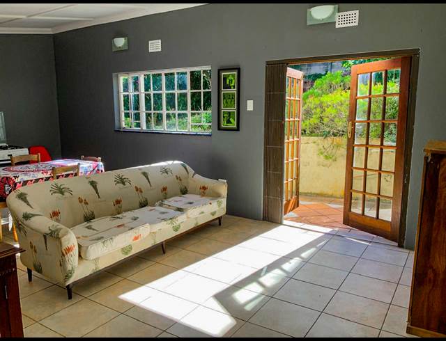 2 BEDROOM PROPERTY TO RENT IN KLOOF