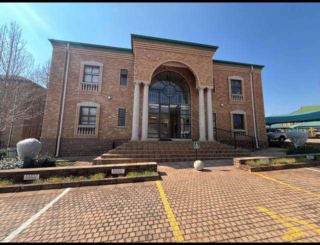 150M² OFFICE TO LET IN HIGHVELD