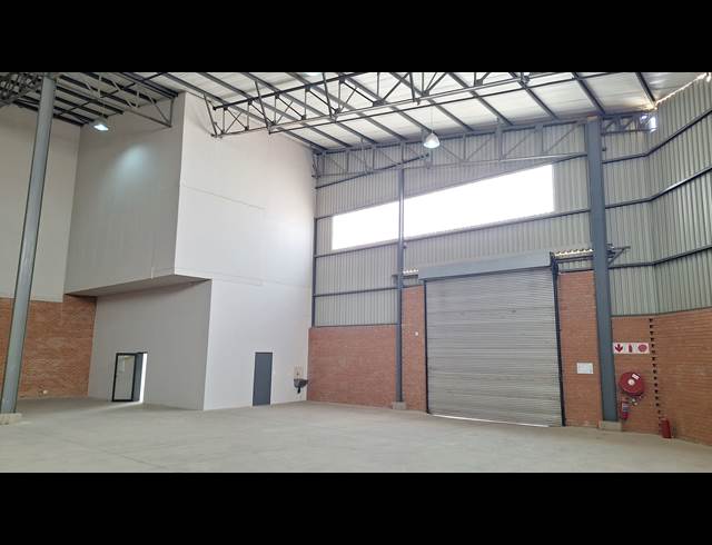 677M² WAREHOUSE TO LET IN COSMO BUSINESS PARK