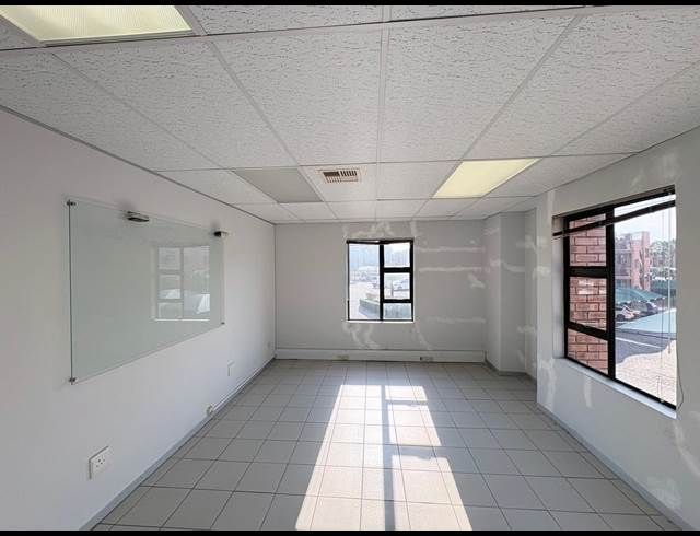 145M² OFFICE TO LET IN FOURWAYS