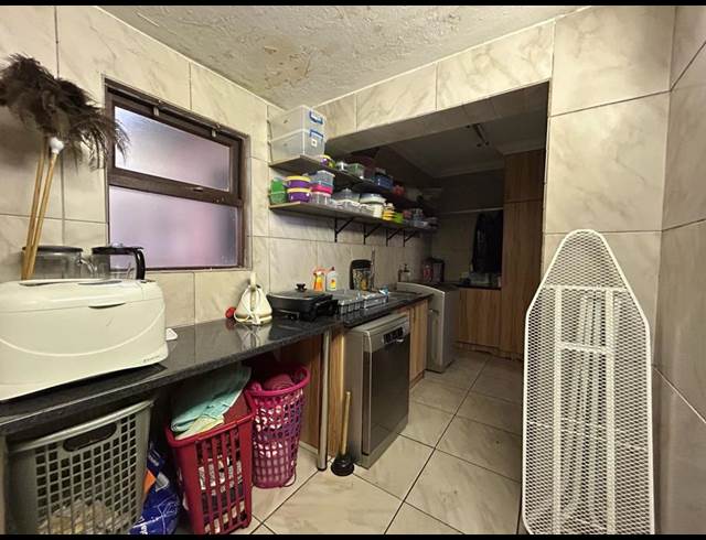 5 BEDROOM HOUSE TO LET IN MELODIE