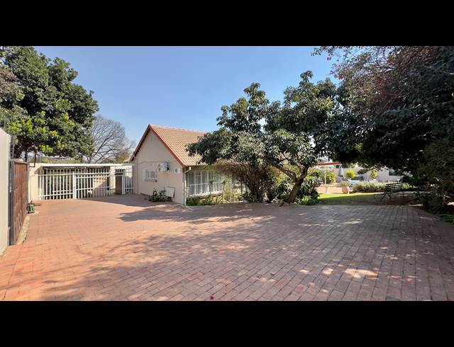 4 BEDROOM HOUSE TO LET IN PARKMORE