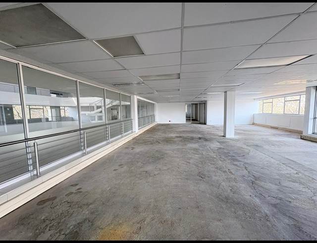 5,600M² OFFICE TO LET IN VORNA VALLEY