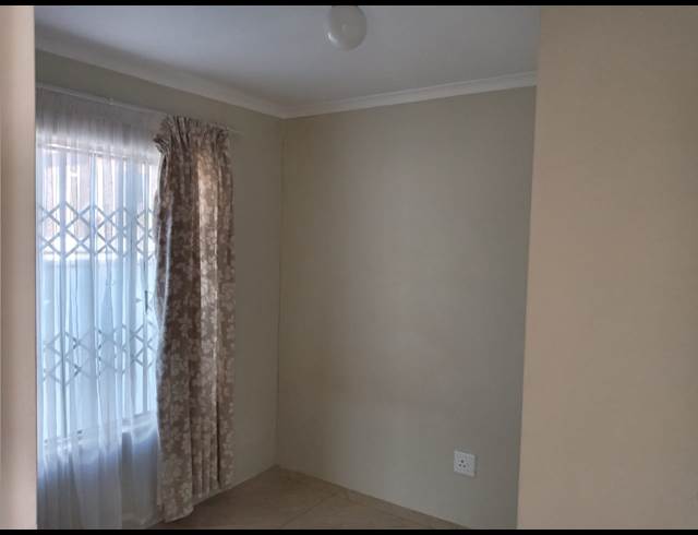2 bed property to rent in PROTEA GLEN