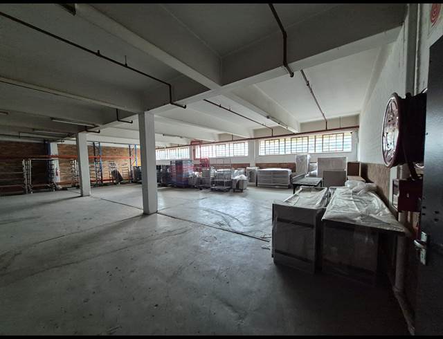 2,000M² WAREHOUSE TO LET IN BENROSE
