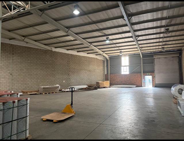 1,065M² MINI FACTORY TO LET IN CITY DEEP