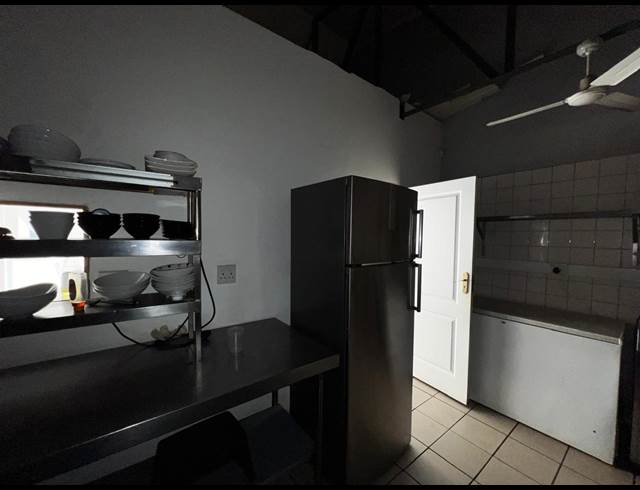 48M² RETAIL TO LET IN HOUT BAY BEACHFRONT