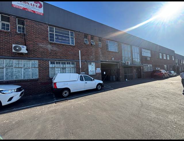 1,353M² WAREHOUSE TO LET IN PAROW INDUSTRIAL