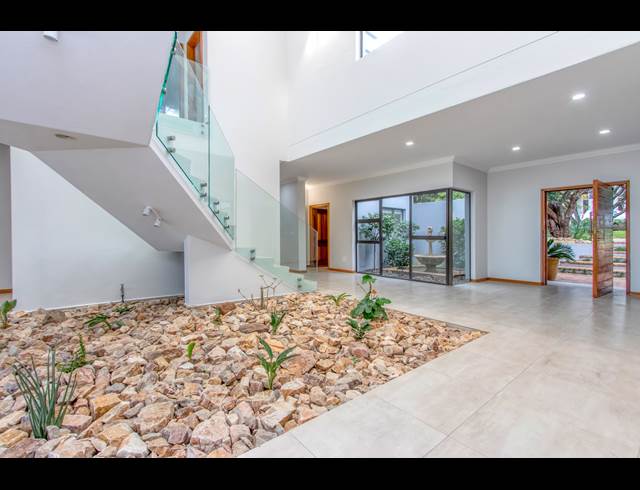 4 BEDROOM HOUSE TO LET IN DAINFERN GOLF ESTATE