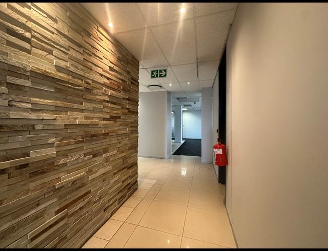 898M² OFFICE TO LET IN SANDTON CENTRAL