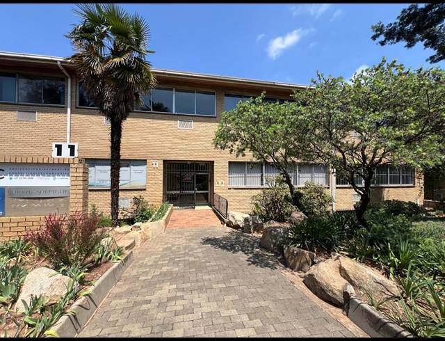 210M² OFFICE TO LET IN STRIJDOMPARK