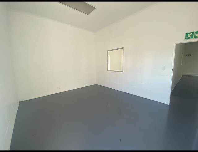 200M² WAREHOUSE TO LET IN MILNERTON CENTRAL