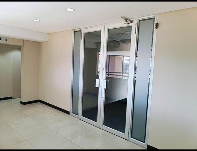 BUSINESS PROPERTY TO RENT IN RANDJESPARK