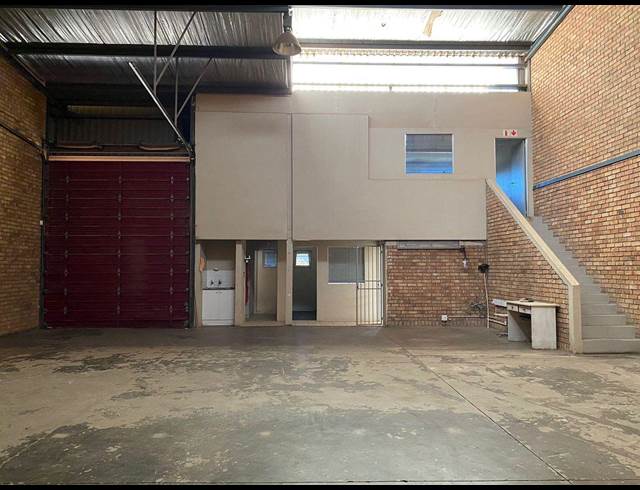 240M² WAREHOUSE TO LET IN DRIEHOEK