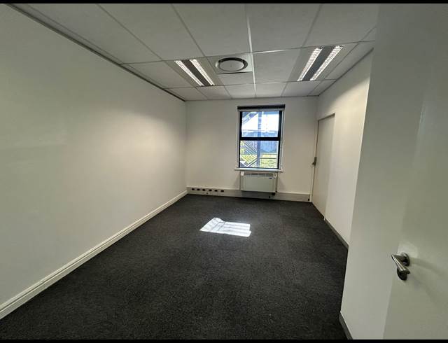 355M² BUILDING TO LET IN MOWBRAY