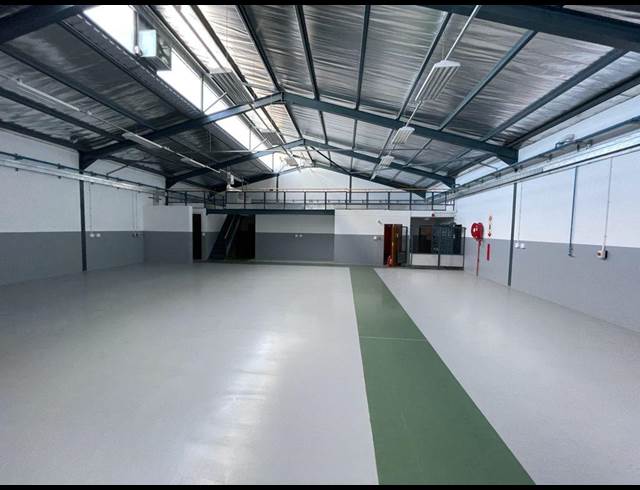 4,600M² WAREHOUSE RENTED IN TRIANGLE FARM