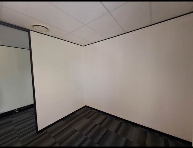 104M² OFFICE TO LET IN HYDE PARK