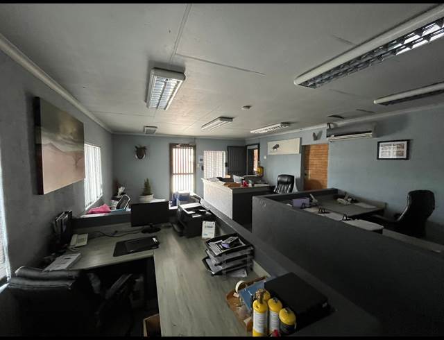 650M² WAREHOUSE TO LET IN DAGGAFONTEIN