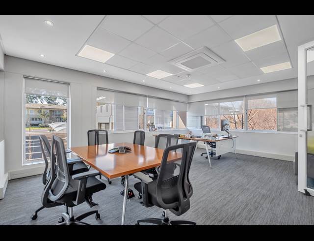 1,861M² OFFICE TO LET IN WOODMEAD
