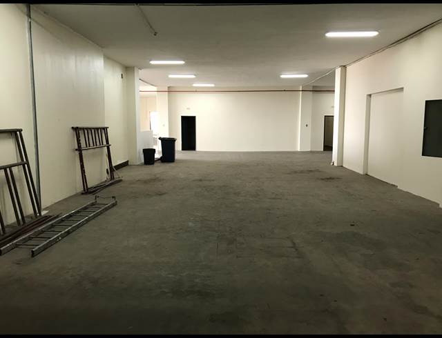1,140M² WAREHOUSE TO LET IN WYNBERG